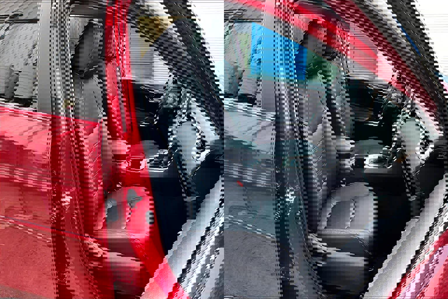 Used 2025 Toyota RAV4 XLE Premium image 12