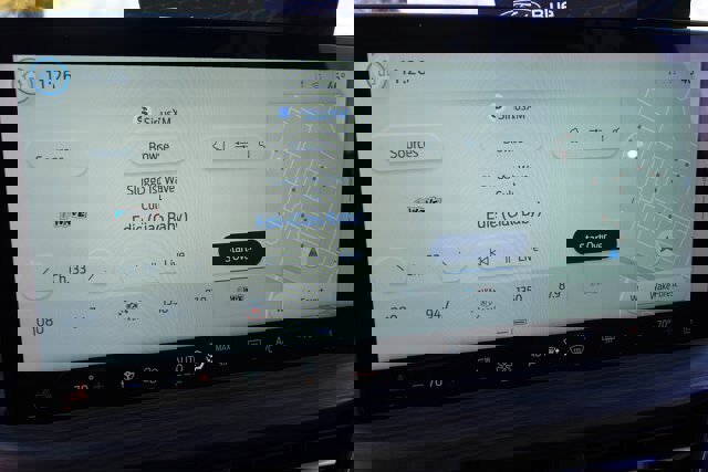 Certified 2025 Ford Escape Platinum w/ Premium Technology Package image 26