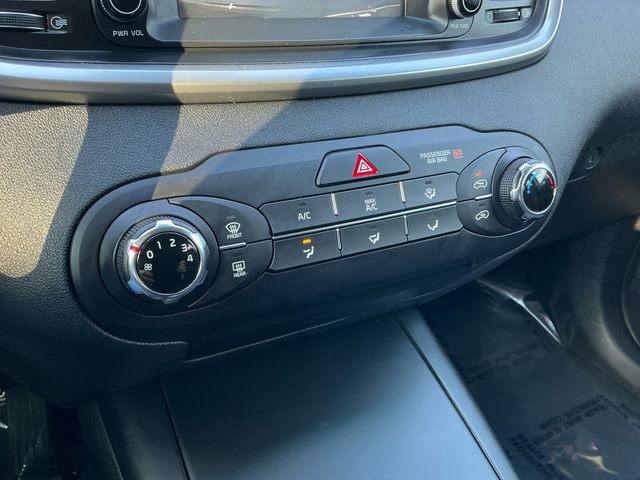 Used 2020 Kia Sorento LX image 23