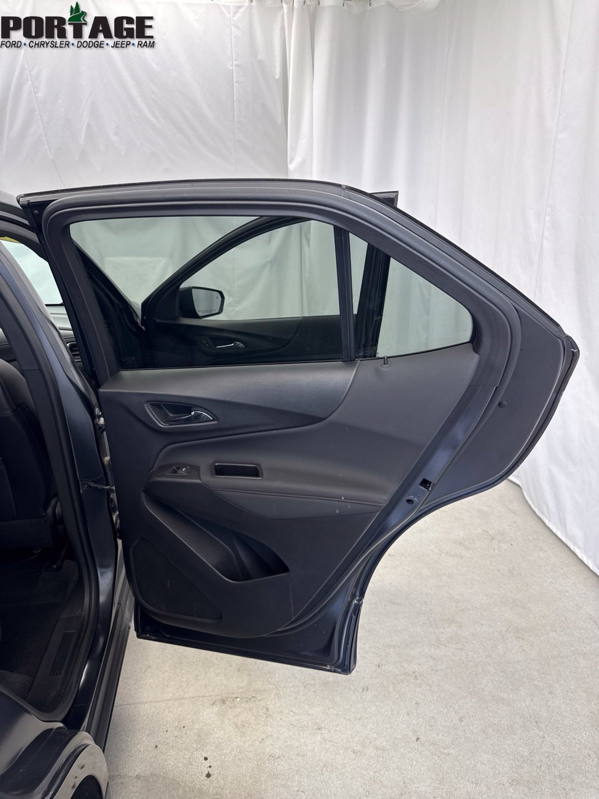Used 2022 Chevrolet Equinox RS w/ RS Leather Package AWD/4WD image 36