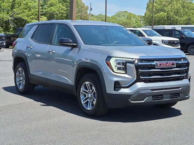 Used 2025 GMC Terrain Elevation AWD/4WD image 2