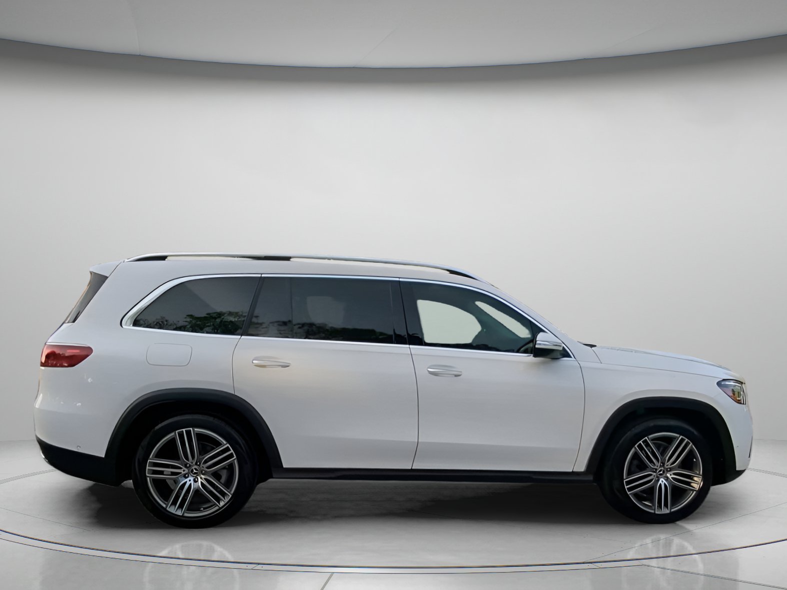 Used 2026 Mercedes-Benz GLS 450 4MATIC image 32