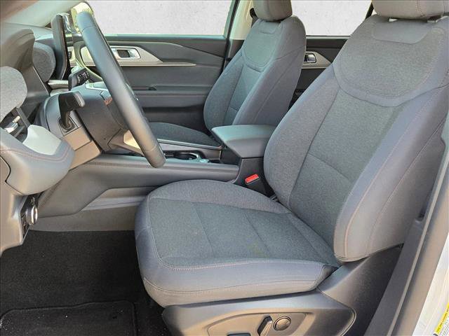 Certified 2025 Ford Explorer Active image 19