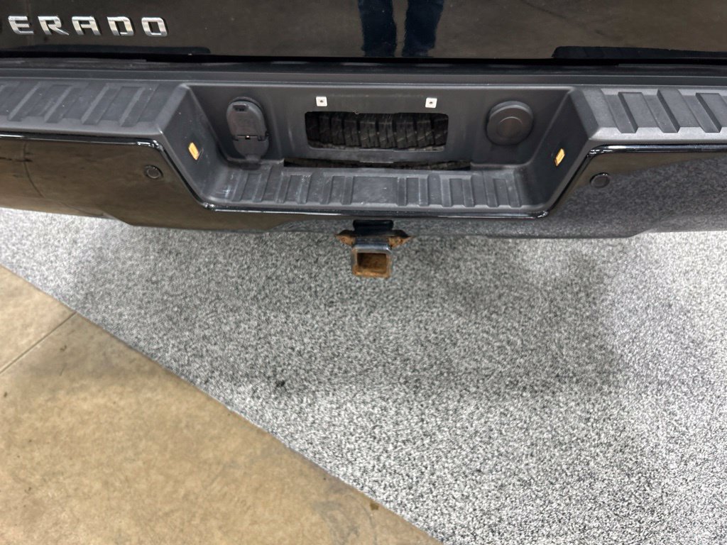 Used 2018 Chevrolet Silverado 1500 LT w/ Midnight Edition AWD/4WD image 23