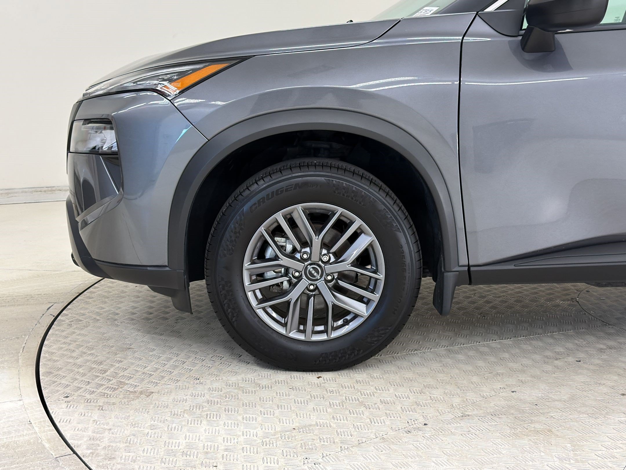 Used 2025 Nissan Rogue S AWD/4WD image 13