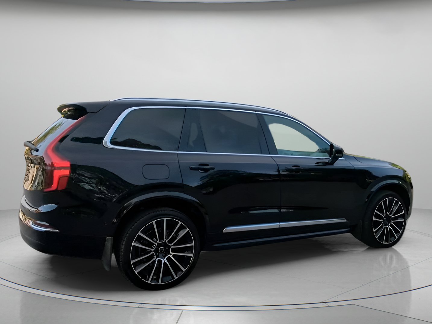 Used 2026 Volvo XC90 B6 Plus w/ Protection Package Premier AWD/4WD image 29