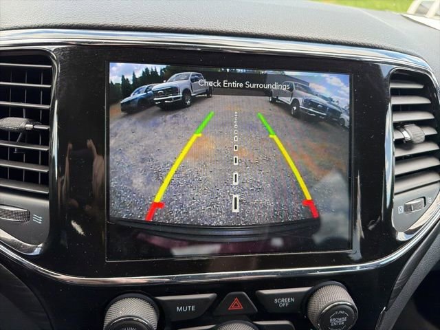 Used 2022 Jeep Grand Cherokee Laredo X RWD image 19