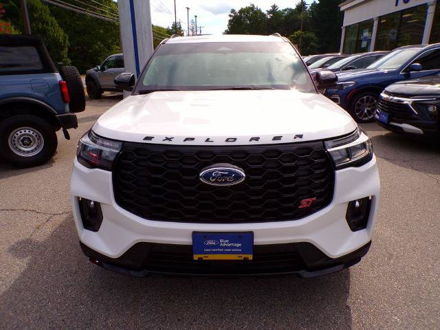 Certified 2022 Ford Explorer XLT w/ Equipment Group 202A AWD/4WD image 2