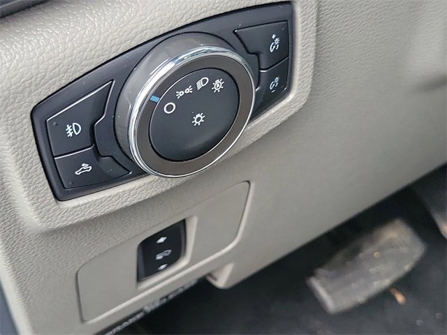 Certified 2022 Ford F350 XLT w/ Black Appearance Package image 12