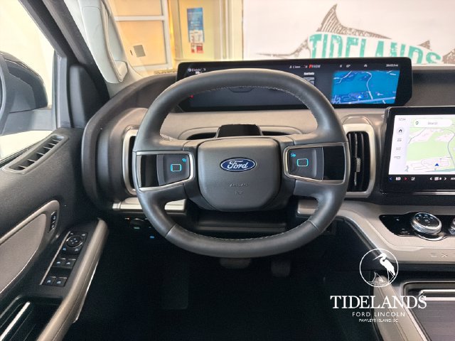 Certified 2025 Ford Expedition Active AWD/4WD image 17