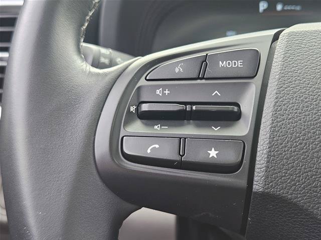 Used 2025 Hyundai Venue SEL FWD image 18