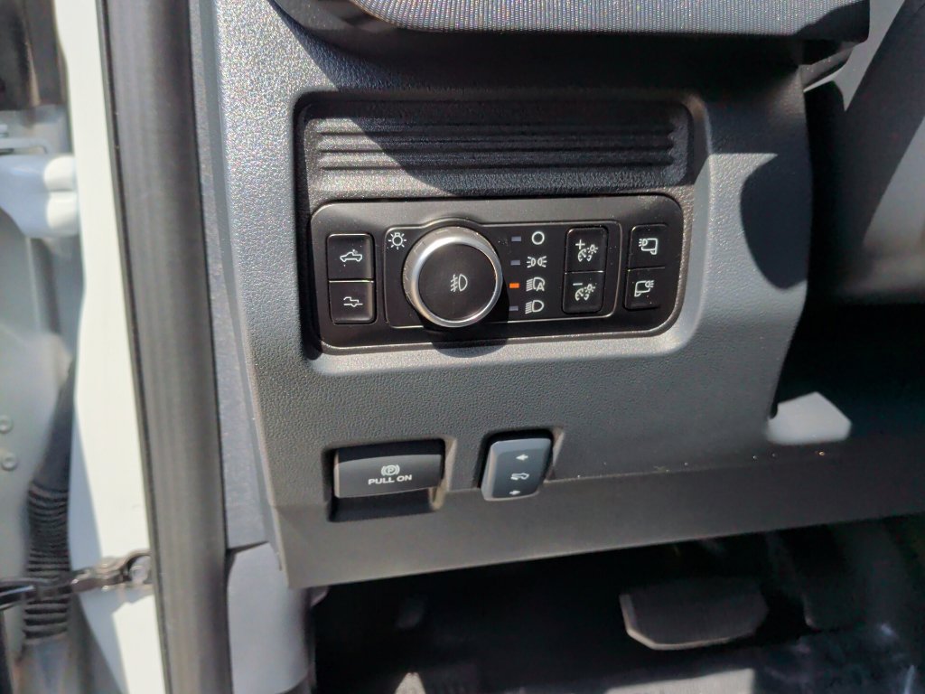 Certified 2025 Ford F250 Platinum AWD/4WD image 22