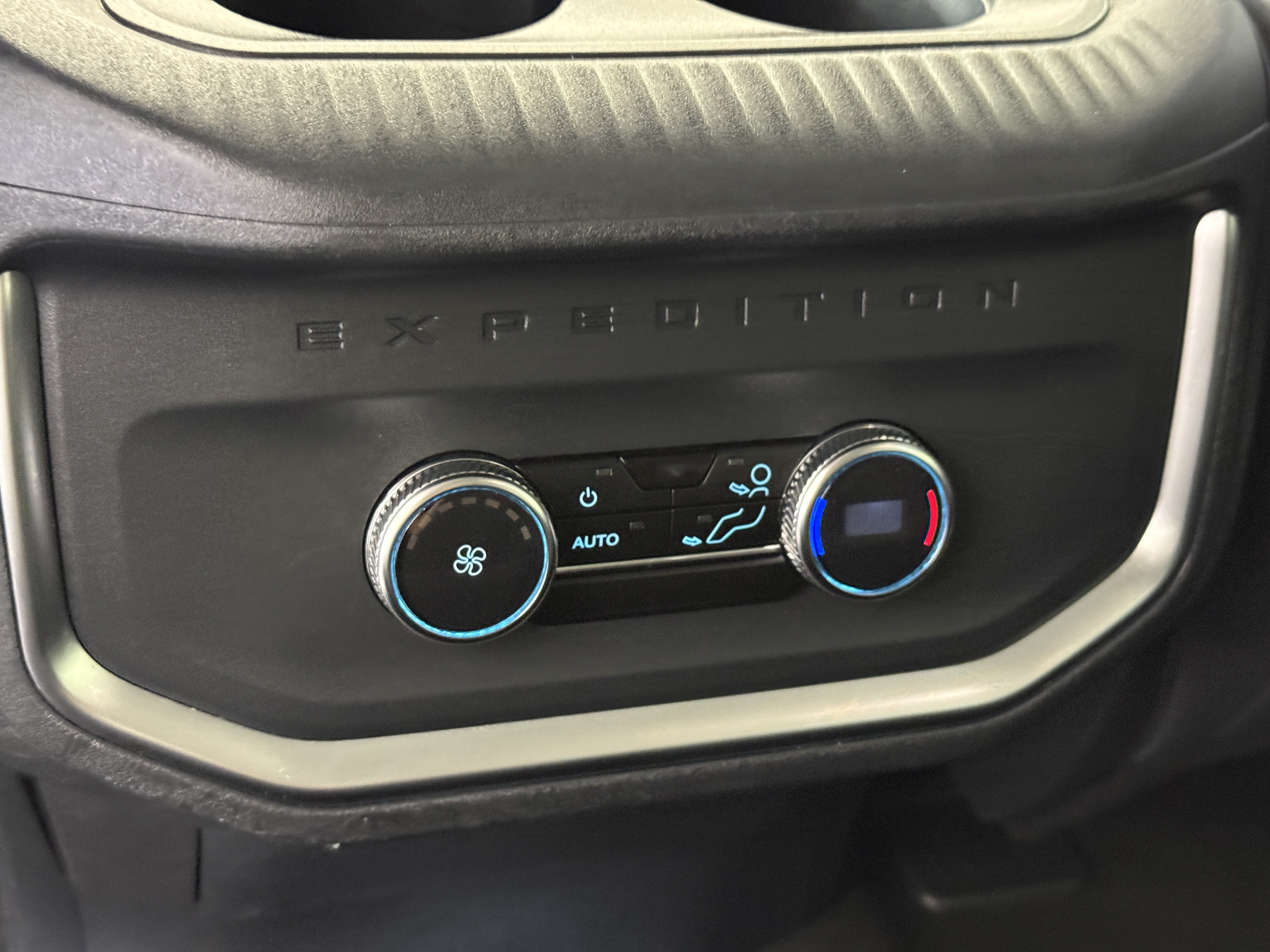 Certified 2025 Ford Expedition Active RWD image 13