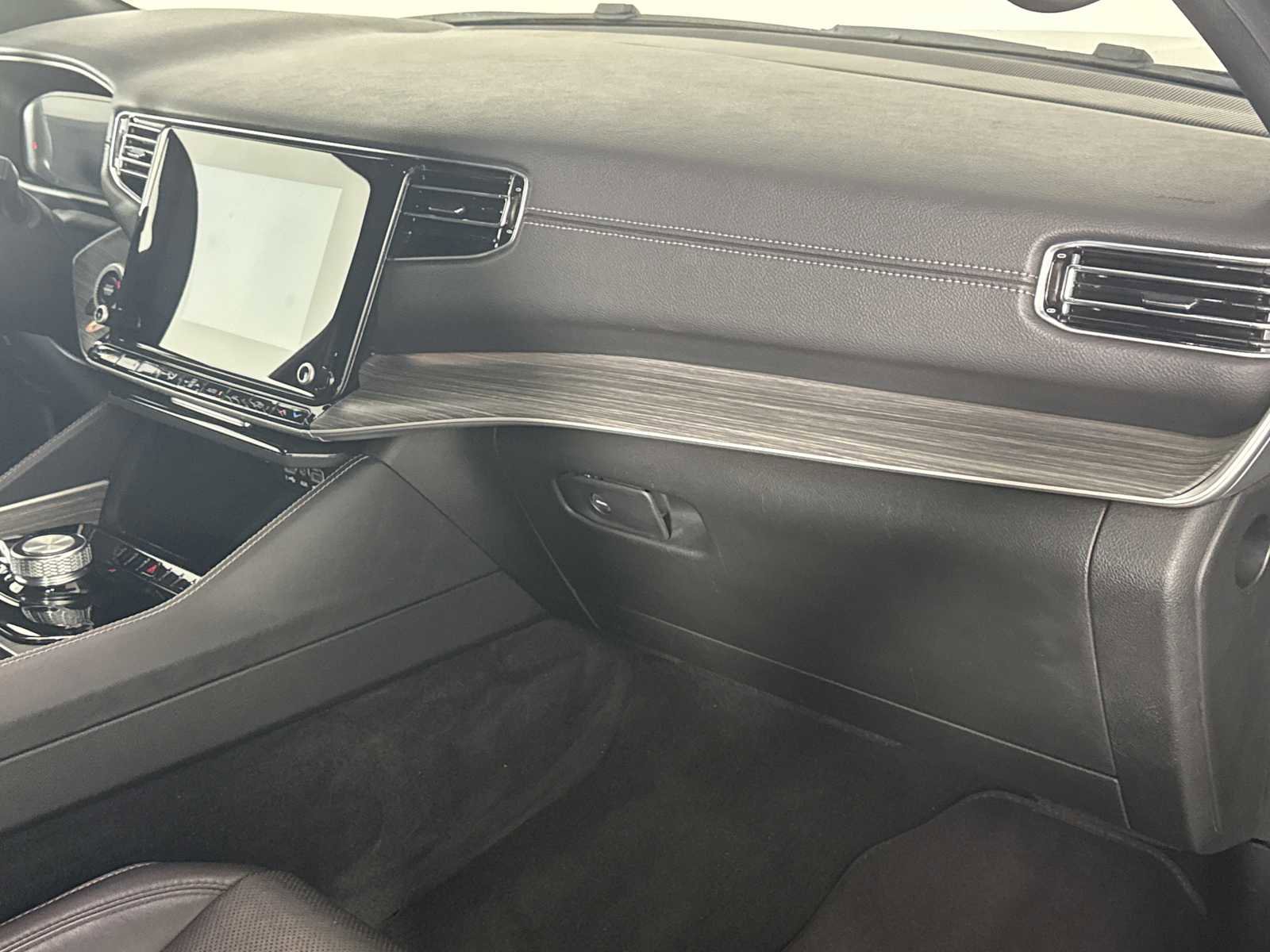 Used 2024 Jeep Wagoneer L Series II w/ Flexible Seating Group image 17