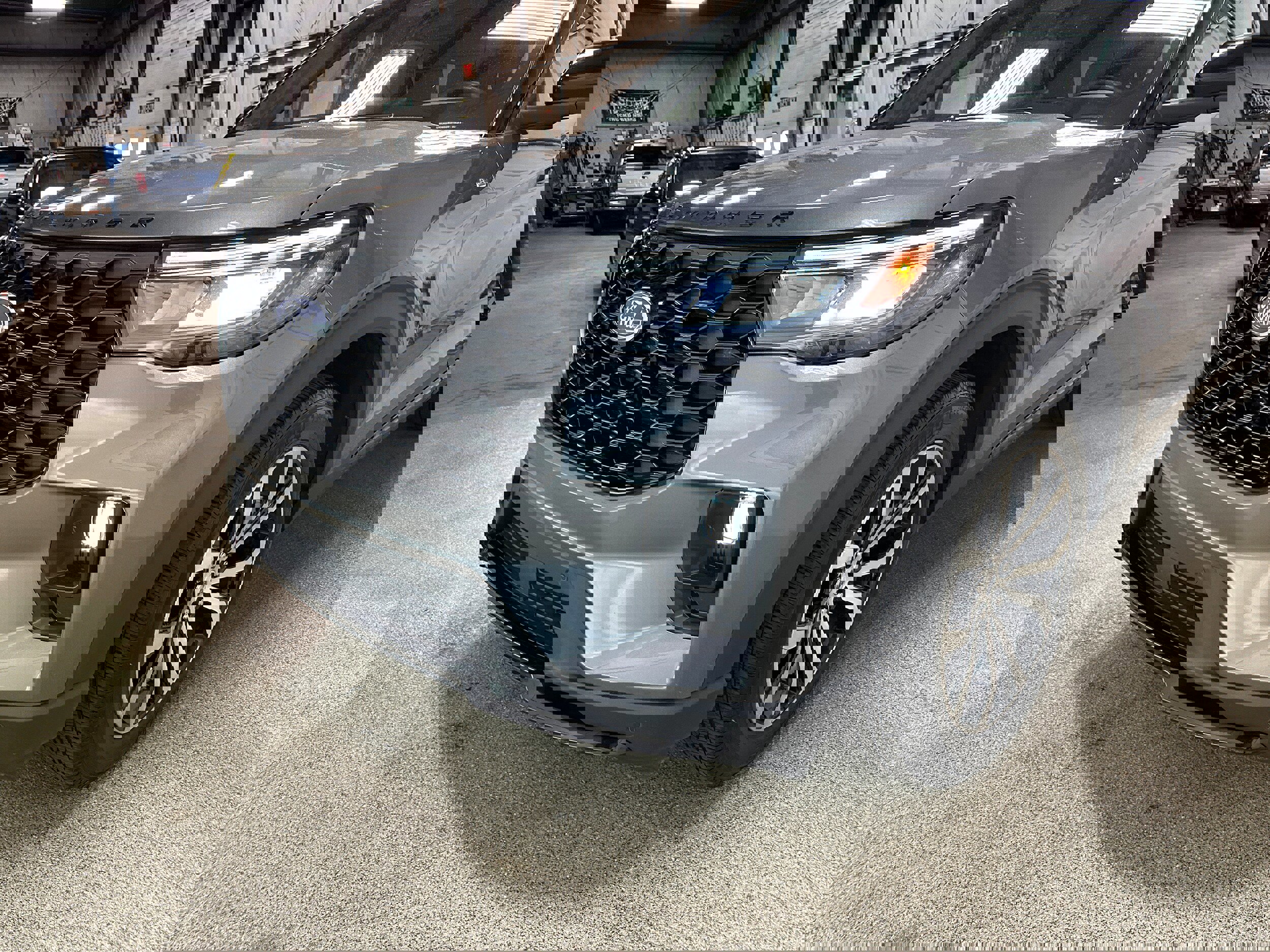 Certified 2025 Ford Explorer ST-Line image 8