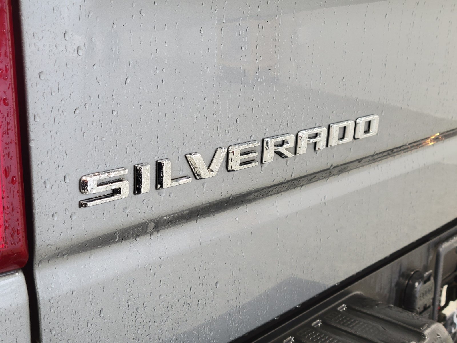 Used 2024 Chevrolet Silverado 1500 LT AWD/4WD image 32