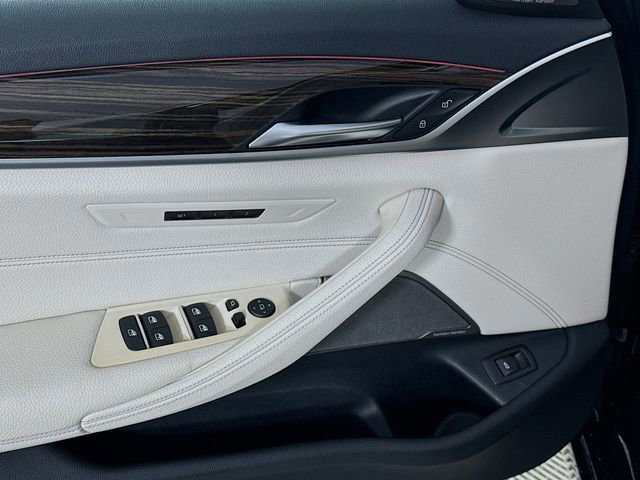 Used 2021 BMW 530i xDrive w/ Premium Package image 21