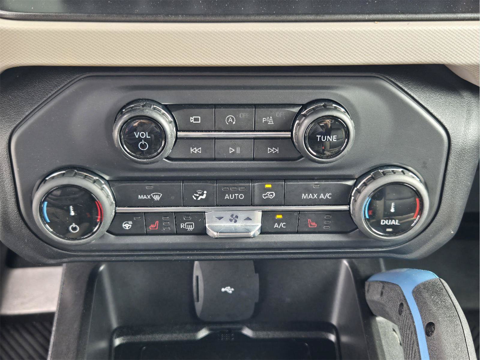 Certified 2022 Ford Bronco Wildtrak AWD/4WD image 18