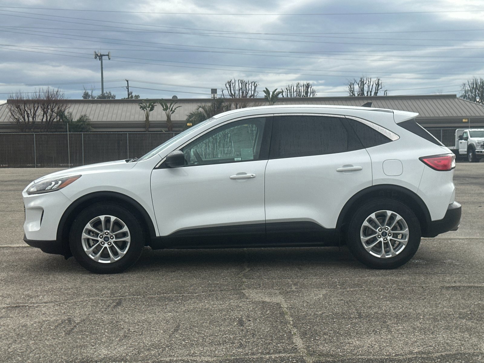Certified 2022 Ford Escape SE w/ Convenience Package image 2
