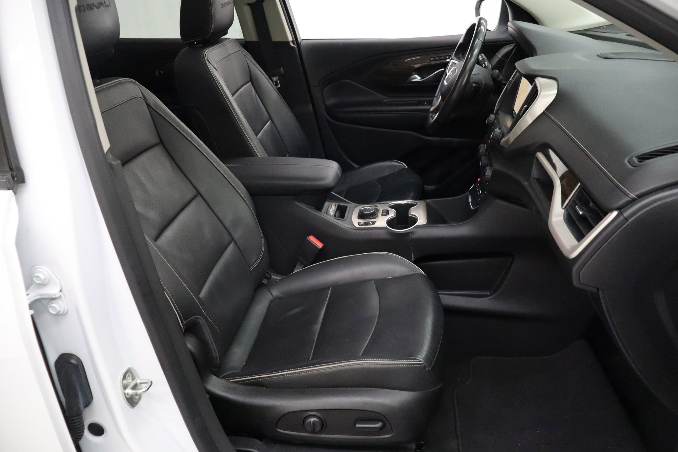 Used 2019 GMC Terrain Denali w/ Advanced Safety Package image 31