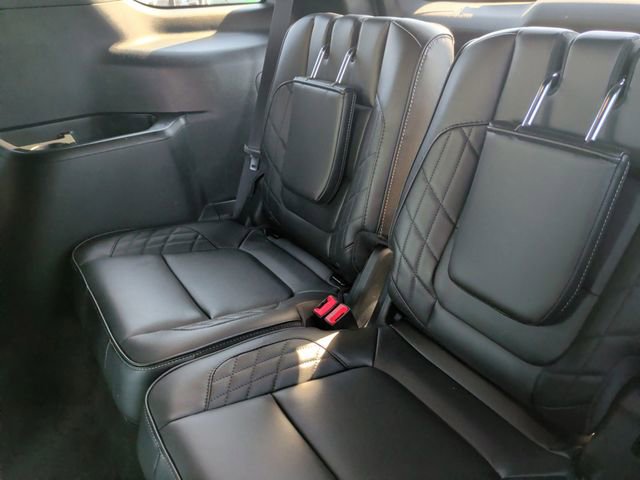 Certified 2018 Ford Explorer Platinum AWD/4WD image 18