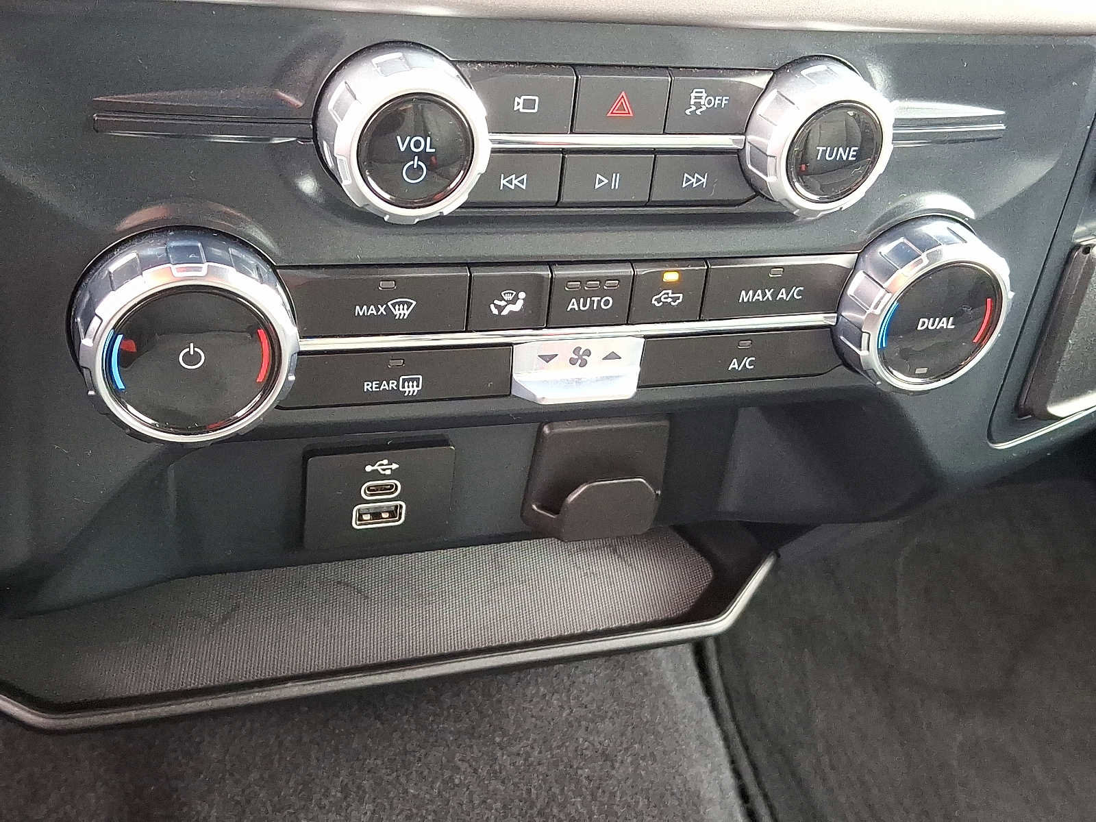 Certified 2025 Ford F150 XLT w/ Equipment Group 301A Standard image 15