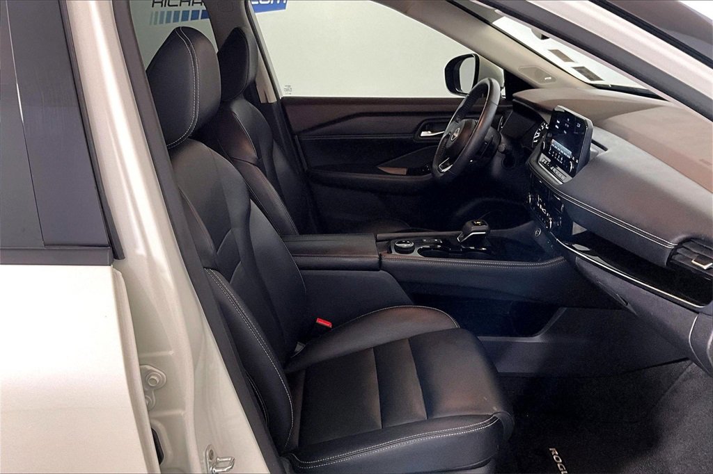 Used 2023 Nissan Rogue SL w/ SL Premium Package image 6