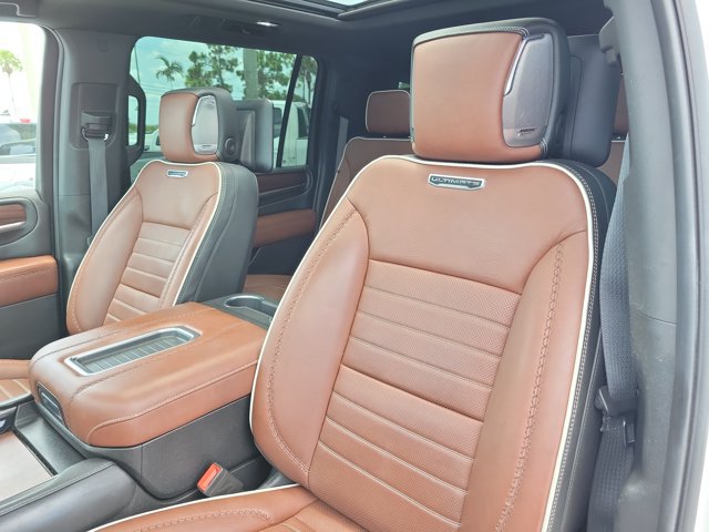 Used 2023 GMC Yukon XL Denali Ultimate AWD/4WD image 19