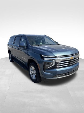 Used 2025 Chevrolet Suburban LT RWD image 2