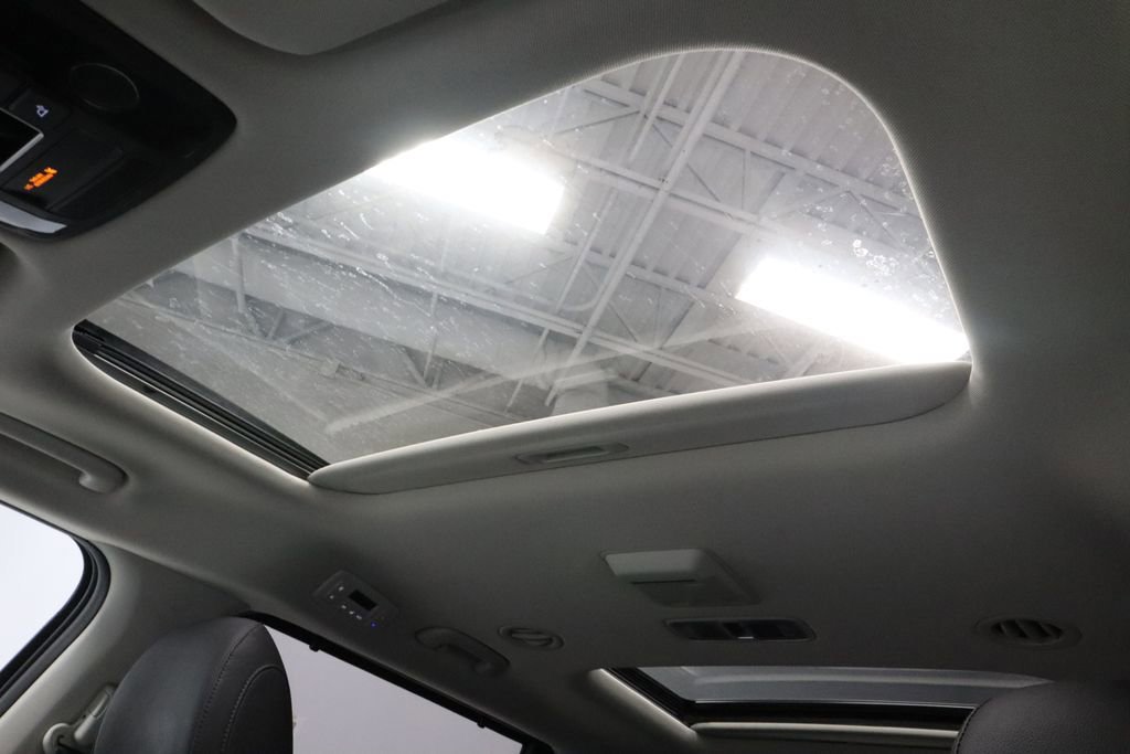 Used 2024 Kia Carnival SX Prestige image 35