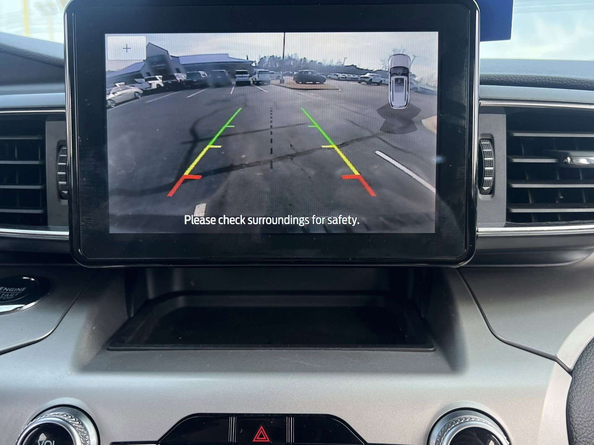 Certified 2022 Ford Explorer XLT w/ Equipment Group 202A image 10