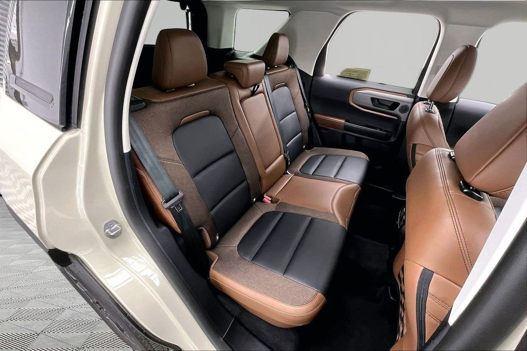 Certified 2025 Ford Bronco Sport Outer Banks w/ Outer Banks Tech Package+ AWD/4WD image 27