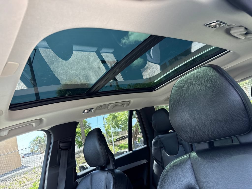 Used 2018 Volvo XC90 T6 Momentum w/ Convenience Package AWD/4WD image 8
