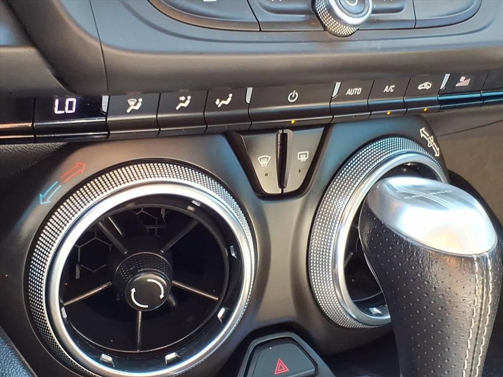 Used 2018 Chevrolet Camaro SS image 17