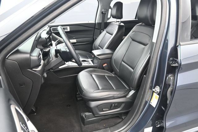 Certified 2023 Ford Explorer XLT w/ Equipment Group 202A AWD/4WD image 11
