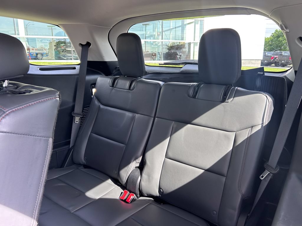 Certified 2025 Ford Explorer Active w/ Active Comfort Package AWD/4WD image 15