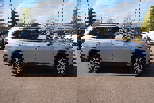 Used 2022 Subaru Outback Premium image 5