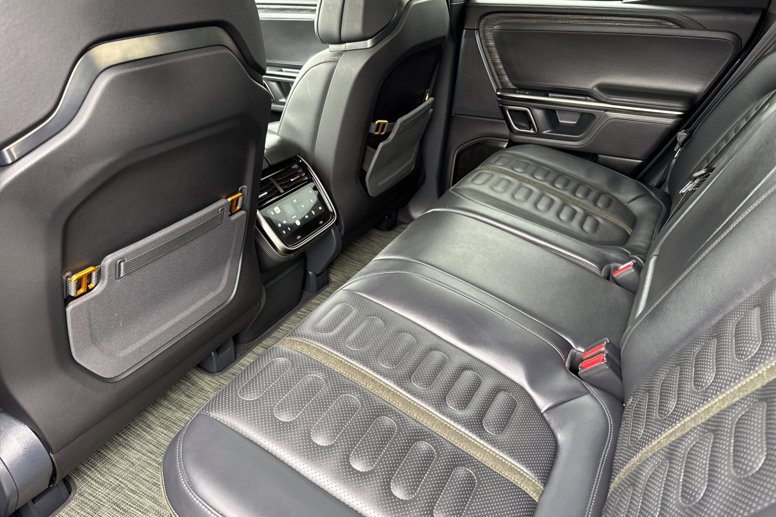 Used 2022 Rivian R1T Launch Edition image 13