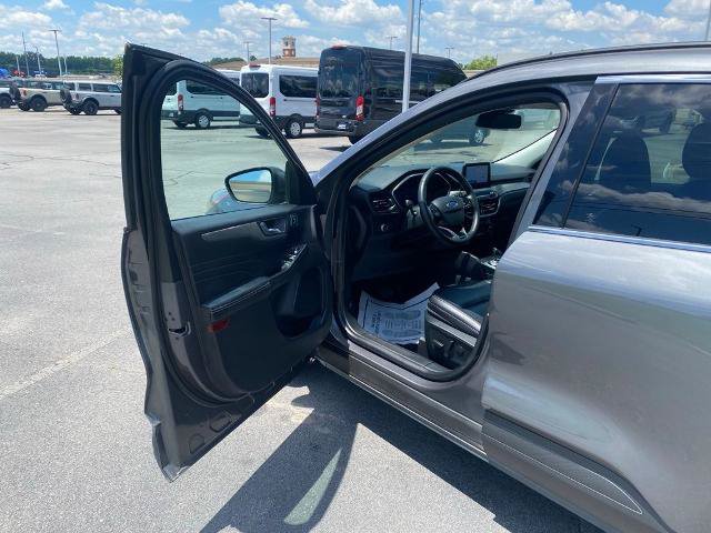 Certified 2021 Ford Escape Titanium FWD image 11