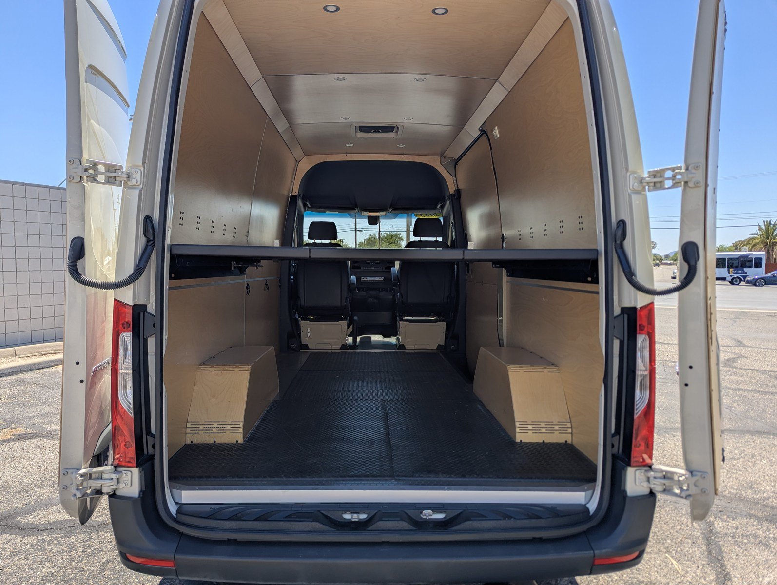 Used 2023 Mercedes-Benz Sprinter 1500 image 12