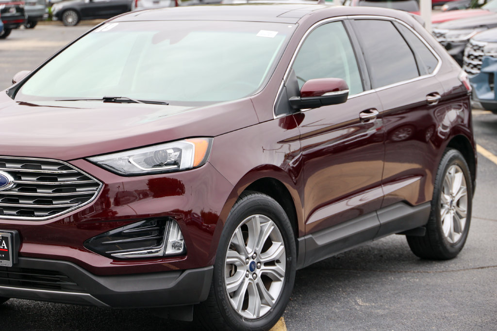 Certified 2019 Ford Edge Titanium w/ Cold Weather Package AWD/4WD image 16