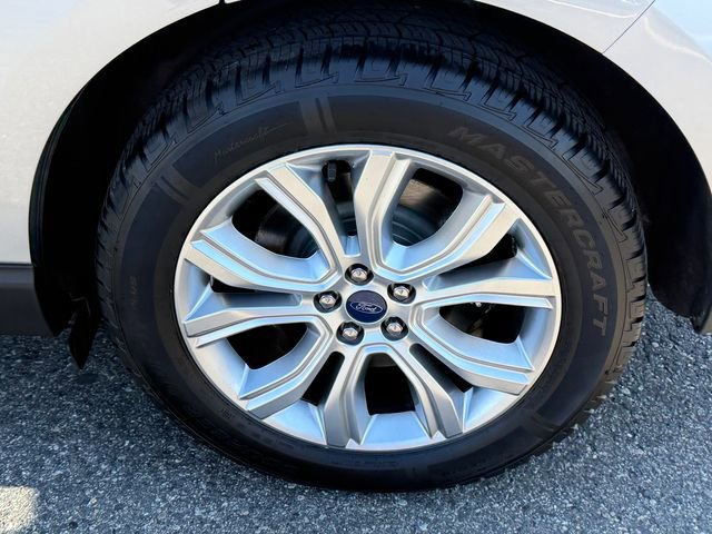 Certified 2022 Ford Edge Titanium w/ Equipment Group 301A image 5