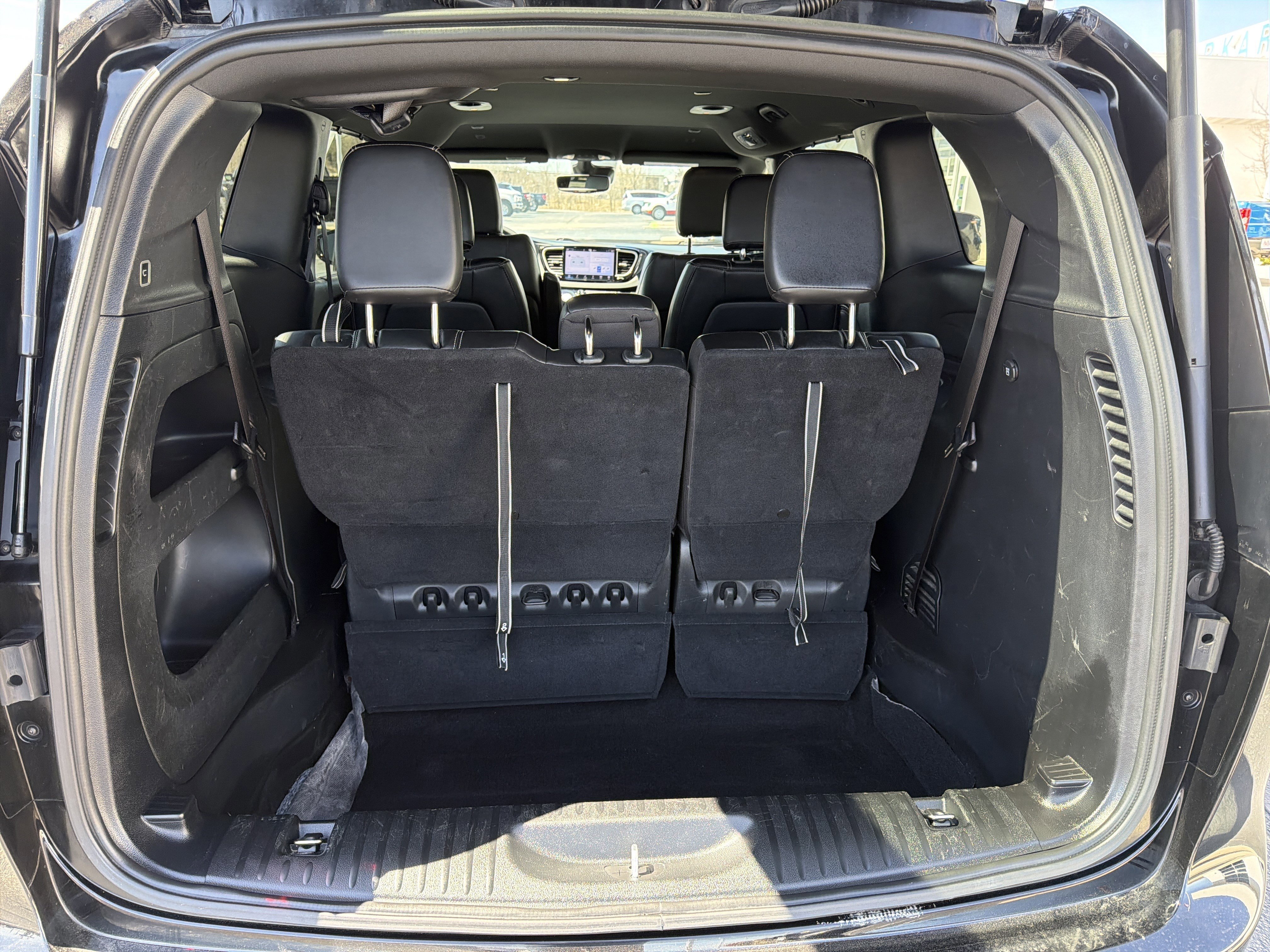 Used 2025 Chrysler Pacifica Select image 19