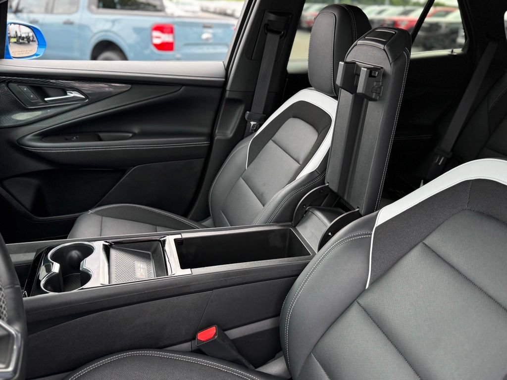 Used 2024 Chevrolet Blazer EV LT AWD/4WD image 25