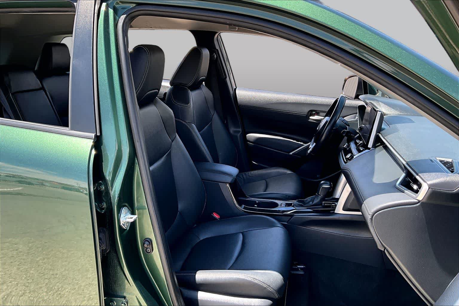 Used 2024 Toyota Corolla Cross XLE FWD image 9