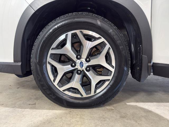 Used 2022 Subaru Forester Premium AWD/4WD image 14
