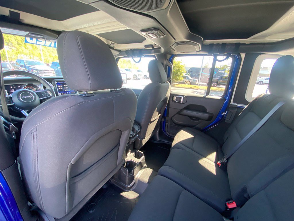 Used 2018 Jeep Wrangler Unlimited Sahara AWD/4WD image 23