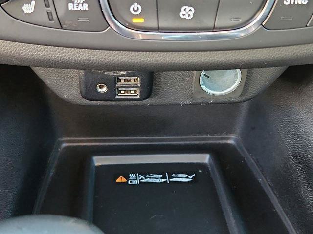 Used 2023 Chevrolet Traverse Premier w/ Redline Edition FWD image 33