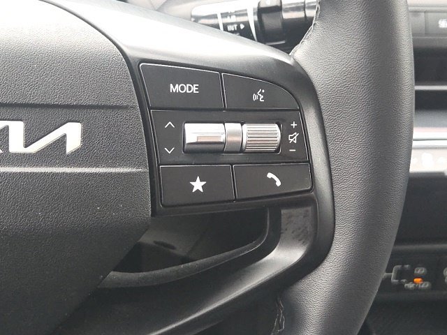 Used 2025 Kia K4 EX FWD image 32