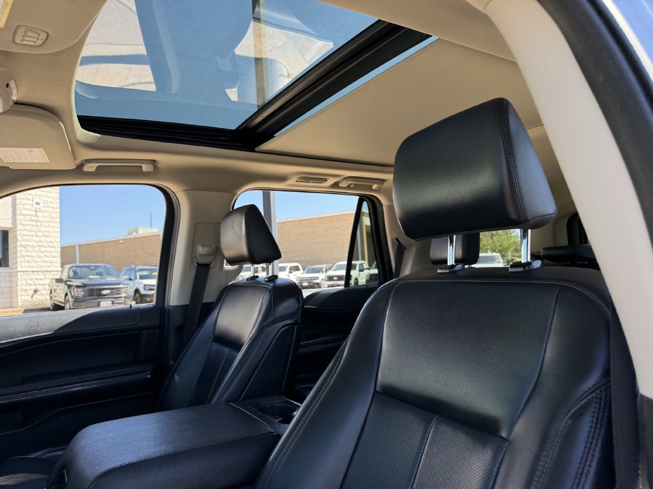 Certified 2022 Ford Expedition XLT RWD image 25